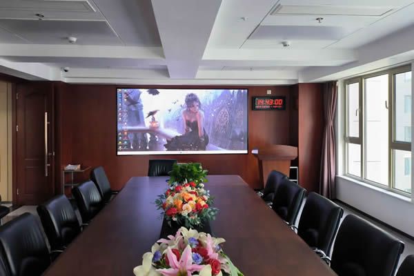 會議室使用LED顯示屏好還是液晶拼接屏好，會議室顯示大屏解決方案