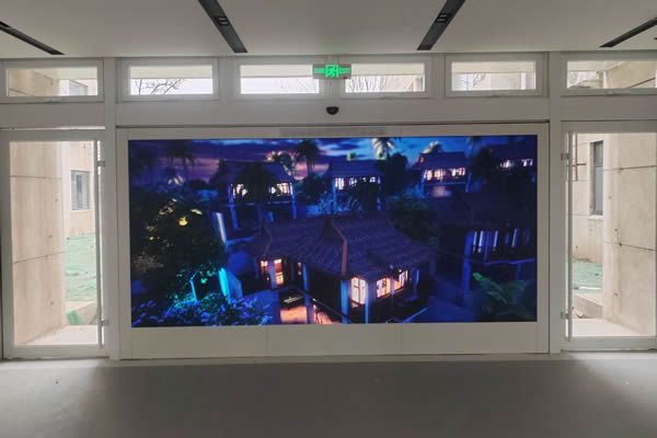 酒店使用LED顯示屏好，還是液晶拼接屏好？