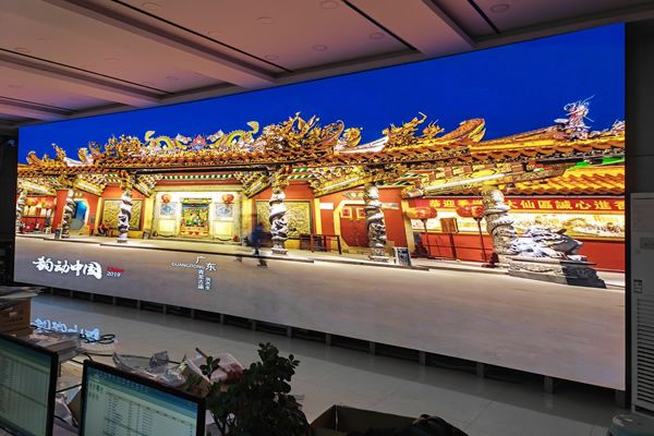 COB顯示屏和SMD顯示屏哪個(gè)好？